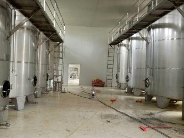 儲存罐（guàn）